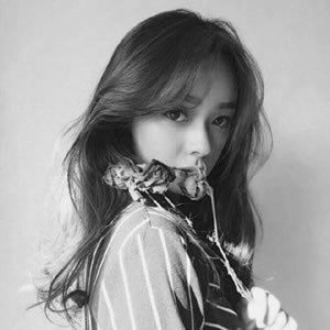 10张高清霸气高冷女生黑白头像 气质拉满超适配头像党