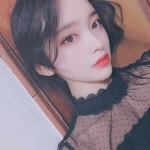 16张青春感拉满的瘦脸白皮肤美女头像 颜值超耐看