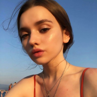 个性外国美女头像合集 24张不同风格的高颜值头像来了