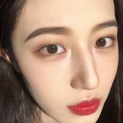23张高清女生脸部局部特写头像合集