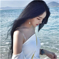 女生QQ性感头像合集！小露锁骨香肩，清纯又性感（共18张）