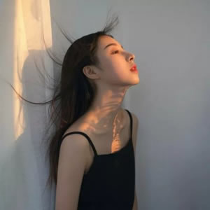 12张高清伤感意境女生头像 适合QQ用的氛围感头像合集