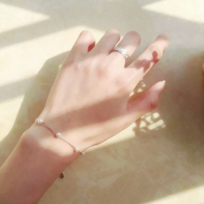 手控女生看过来！36张高清唯美意境手部头像图