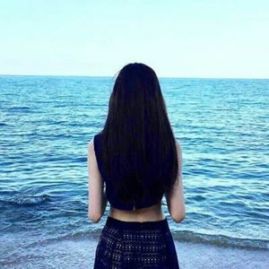 24张高清唯美女生背影杀头像 氛围感拉满