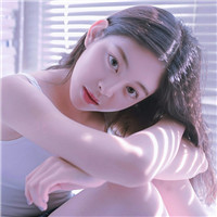15张清新自然女生头像合集 简约干净氛围感拉满