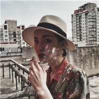 女生霸气抽烟个性头像合集 共20张