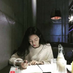 16张清新阳光感女生QQ头像 高清无水印分享