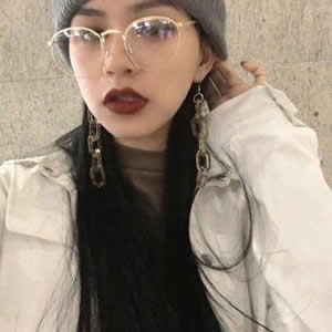 16张高清霸气冷酷风女生微信头像合集