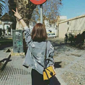 16张非主流女生背影头像 直接存就能用