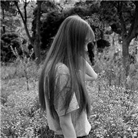 18张灰色调落寞伤感女生头像合集