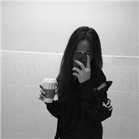 18张灰色调落寞伤感女生头像合集