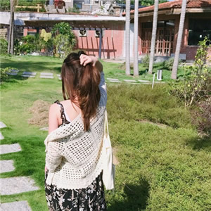 24张高清唯美女生背影杀头像 氛围感拉满