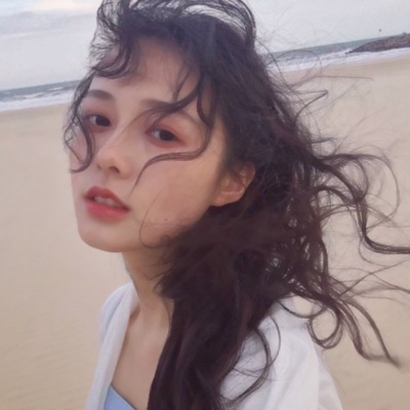 36张高清时尚潇洒女生头像 适配微信的氛围感头像合集