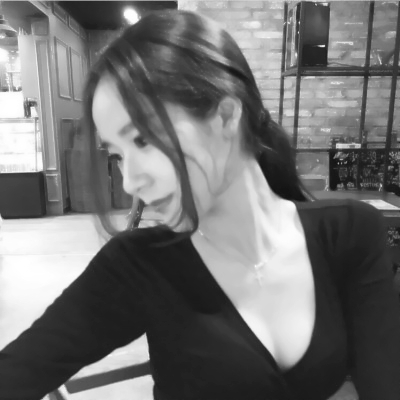 21张霸气女网红头像 高清好看的女生头像合集