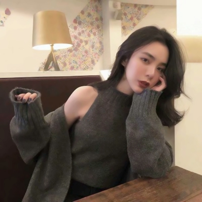 30张成熟清新又带霸气感的女生头像 高清质感拉满