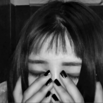 12张高清丧系黑白真人女生头像，氛围感拉满