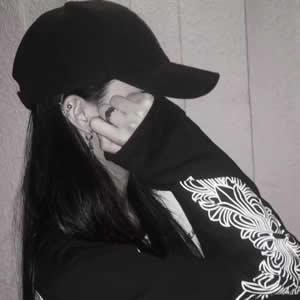 18张高清霸气超拽黑白女生头像合集