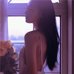 16张高清女生侧脸头像 个性又好看的QQ头像素材