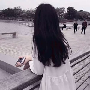 少女背影头像合集！12张软萌青春感拉满的女生背影图