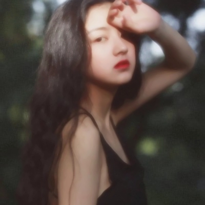 16张高清欧美风女生QQ头像 氛围感直接拉满