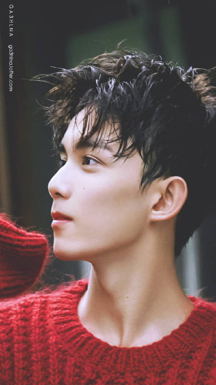 吴磊越长越帅！这波表情包太可了