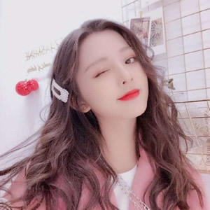 16张高清小清新女生头像 氛围感拉满的日常穿搭头像合集