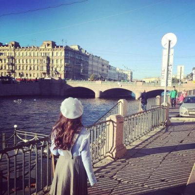 12张高清真人女生背影头像 全身好看的女头素材