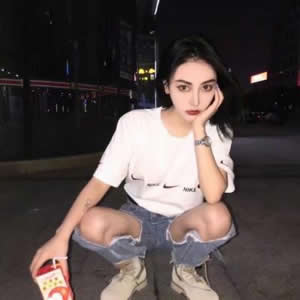 女生超拽霸气女王范QQ头像 简约大气又时髦（共16组）