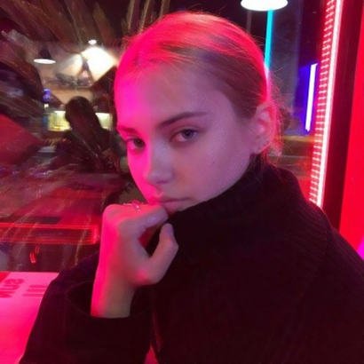 34张高清好看的外国网红女生头像合集