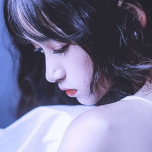 14张高清小清新长发侧脸女生QQ头像