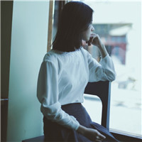 21张女生侧脸伤感头像 孤独氛围感拉满