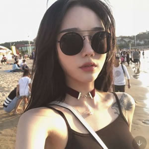 女生超拽霸气微信头像合集 14张高清氛围感拉满的女生头像