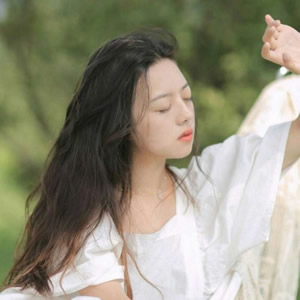 15张高清清新感女生QQ头像 纯美氛围感拉满