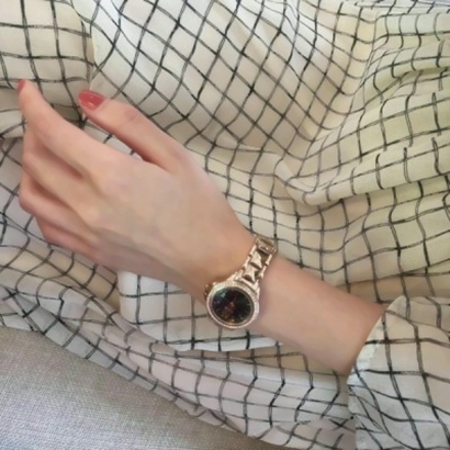 手控党看过来！6张高清女生手部部位QQ头像合集