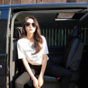 16张超绝女生健身励志头像 线条好看氛围感拉满
