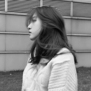 16张清冷感拉满！简约气质女生黑白头像合集