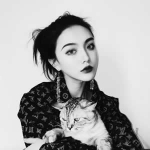 16张高清霸气真人黑白高冷女生头像合集