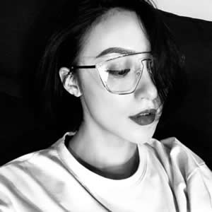 18张高清霸气超拽黑白女生头像合集