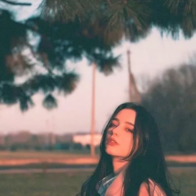 16张高清欧美风女生QQ头像 氛围感直接拉满