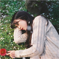 21张女生侧脸伤感头像 孤独氛围感拉满