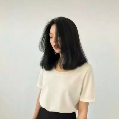 22张干净清爽的白色系纯洁女生头像 高清无修饰