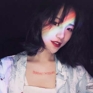 16张青春感拉满的瘦脸白皮肤美女头像 颜值超耐看