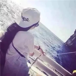 微信头像上新！14张高清戴帽女生背影图氛围感拉满