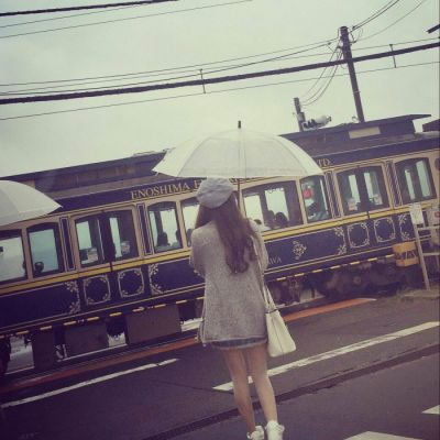 12张高清真人女生背影头像 全身好看的女头素材