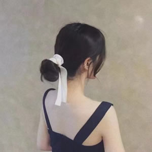 18张清纯感拉满的丸子头女生头像 背影侧脸款高清图