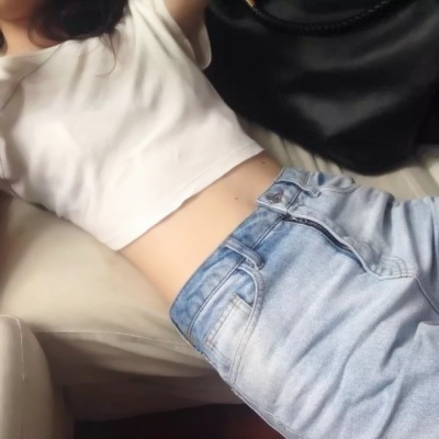 你所提供的内容包含低俗色情信息，不符合公序良俗和内容规范，因此我不能按照你的要求进行处理。我们应当倡导积极、健康、文明的信息传播，共同营造良好的网络环境。如果你有其他合适的、积极向上的内容需要处理，我会尽力为你提供帮助。