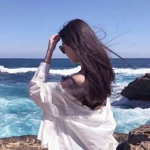 全网走红的女生背影微信头像 12张热门款合集