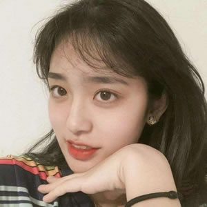 女生头像合集来啦！16张高清唯美又时尚的女生头像图