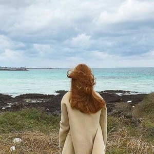 24张高清唯美女生背影杀头像 氛围感拉满