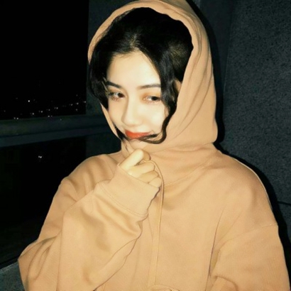 气质感拉满！8张高清好看的气质女生头像精选